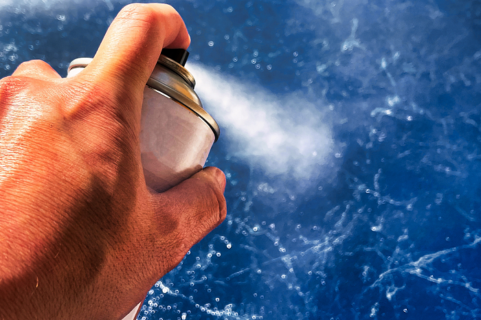 Универсальная смазка EFELE UNI-M Spray для комплексного решения актуальных проблем